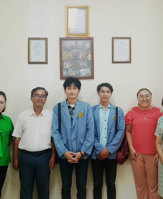 Penyerahan dan Penarikan Mahasiswa Magang di Holland Bakery